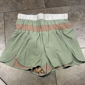New In Women's High Waisted Green and Tan Shorts